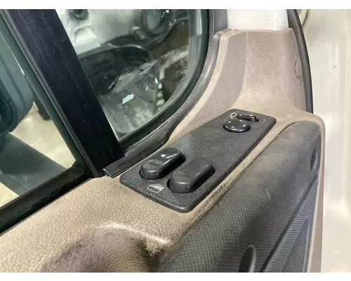 Freightliner CASCADIA Door Assembly, Front