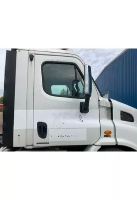 Freightliner CASCADIA Door Assembly, Front