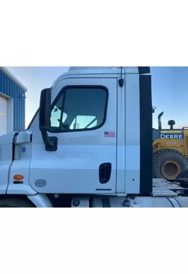 Freightliner CASCADIA Door Assembly, Front