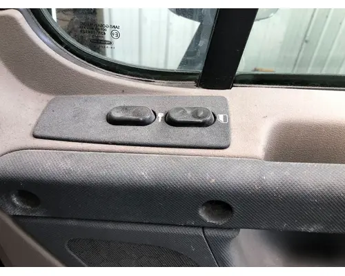 Freightliner CASCADIA Door Assembly, Front