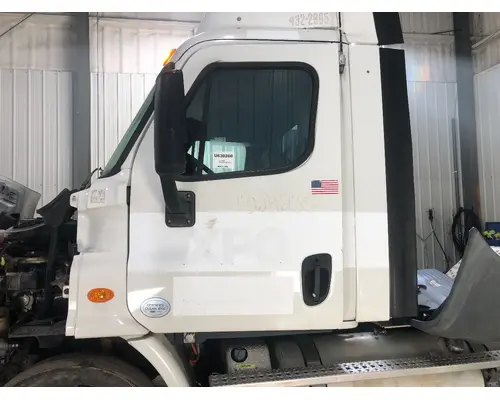 Freightliner CASCADIA Door Assembly, Front