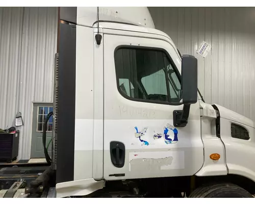 Freightliner CASCADIA Door Assembly, Front