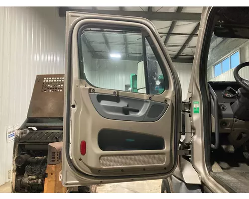 Freightliner CASCADIA Door Assembly, Front