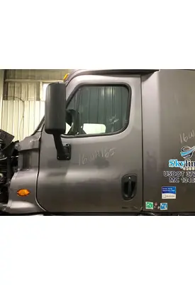 Freightliner CASCADIA Door Assembly, Front