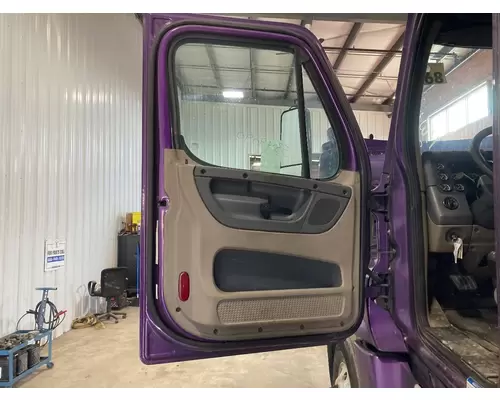 Freightliner CASCADIA Door Assembly, Front