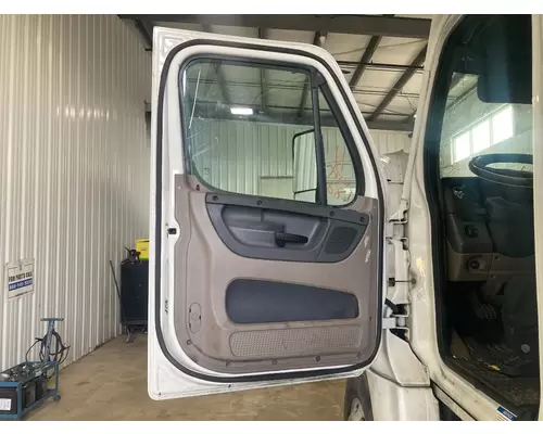 Freightliner CASCADIA Door Assembly, Front