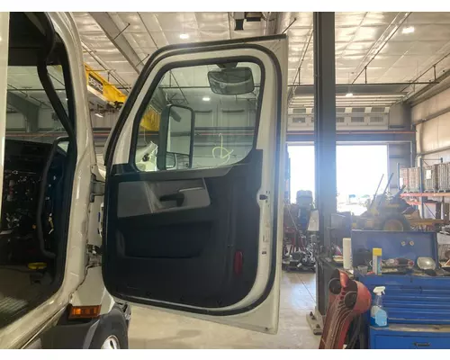 Freightliner CASCADIA Door Assembly, Front