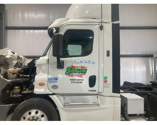 Freightliner CASCADIA Door Assembly, Front
