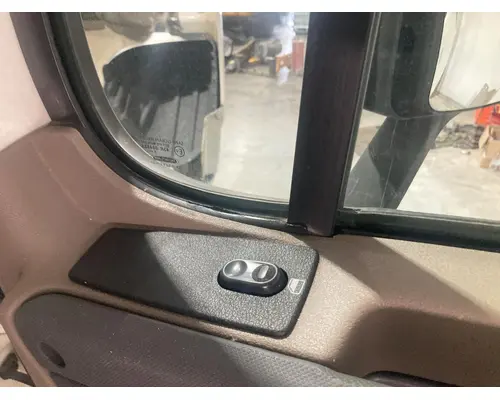 Freightliner CASCADIA Door Assembly, Front