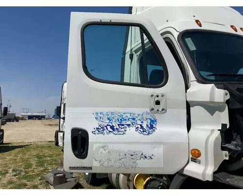 Freightliner CASCADIA Door Assembly, Front