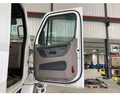 Freightliner CASCADIA Door Assembly, Front