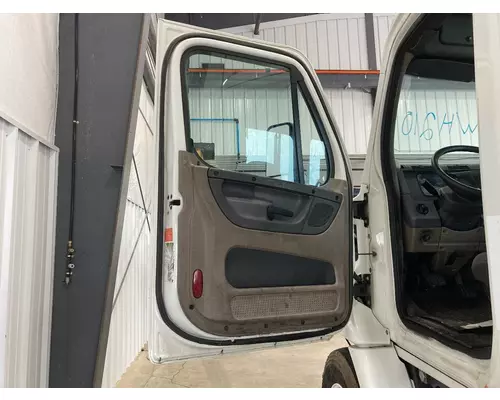 Freightliner CASCADIA Door Assembly, Front