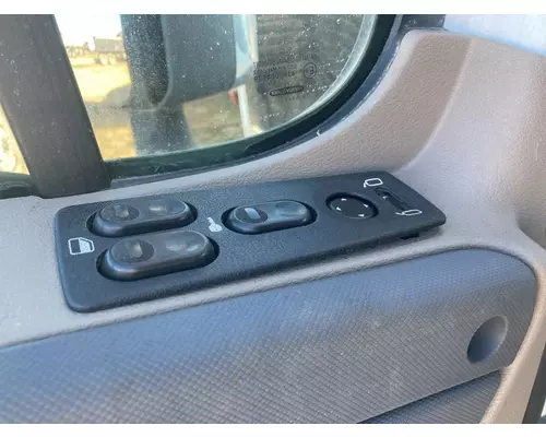 Freightliner CASCADIA Door Assembly, Front