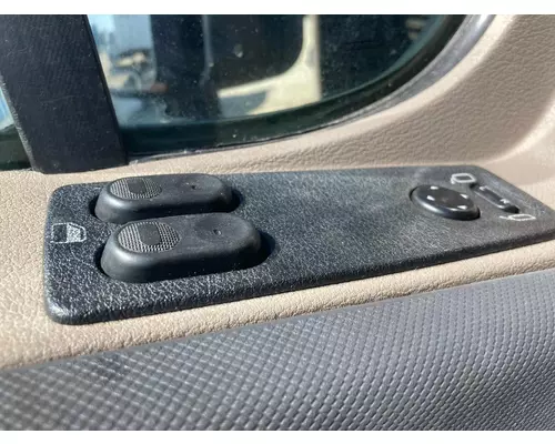 Freightliner CASCADIA Door Assembly, Front