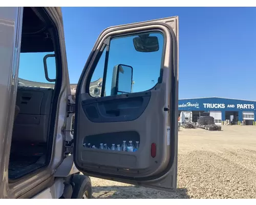Freightliner CASCADIA Door Assembly, Front