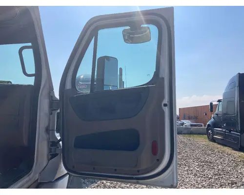 Freightliner CASCADIA Door Assembly, Front