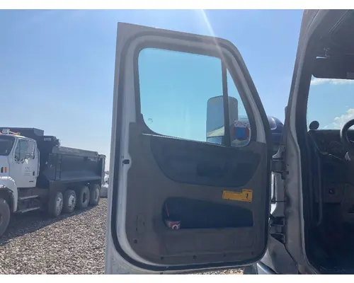 Freightliner CASCADIA Door Assembly, Front