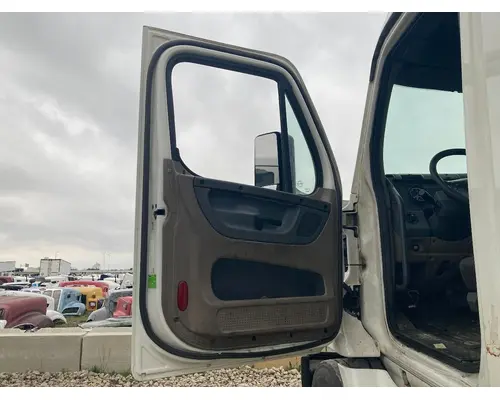 Freightliner CASCADIA Door Assembly, Front