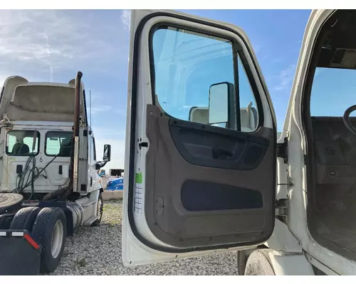 Freightliner CASCADIA Door Assembly, Front