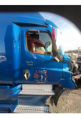 Freightliner CASCADIA Door Assembly, Front