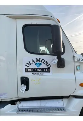 Freightliner CASCADIA Door Assembly, Front