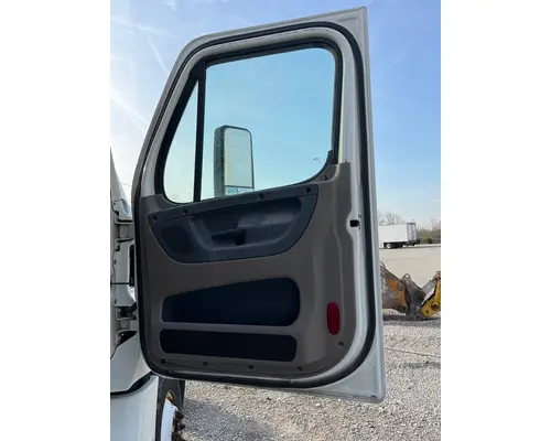 Freightliner CASCADIA Door Assembly, Front