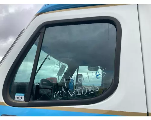 Freightliner CASCADIA Door Glass, Front