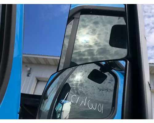 Freightliner CASCADIA Door Mirror