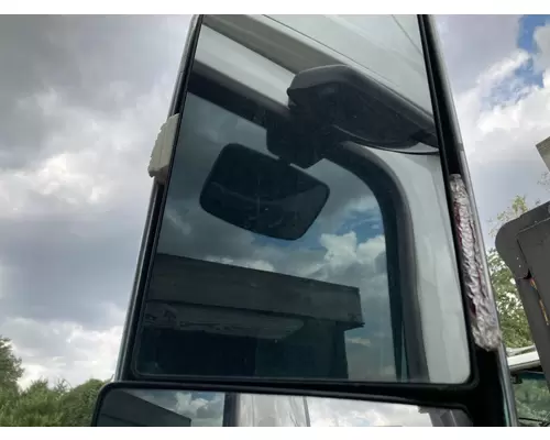 Freightliner CASCADIA Door Mirror