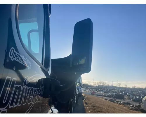 Freightliner CASCADIA Door Mirror