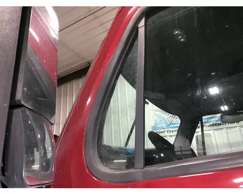 Freightliner CASCADIA Door Vent Glass, Front