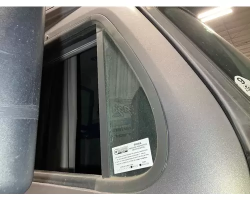 Freightliner CASCADIA Door Vent Glass, Front