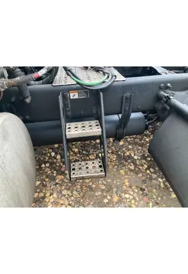 Freightliner CASCADIA Engine Brackets, Misc.