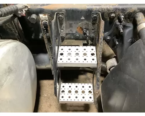 Freightliner CASCADIA Engine Brackets, Misc.