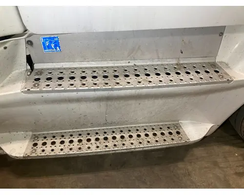 Freightliner CASCADIA Engine Brackets, Misc.