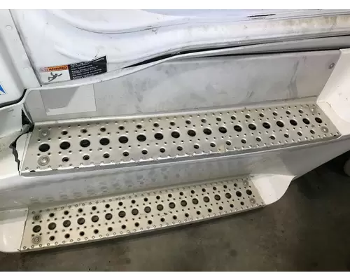 Freightliner CASCADIA Engine Brackets, Misc.