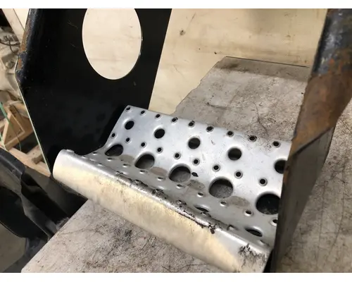 Freightliner CASCADIA Engine Brackets, Misc.