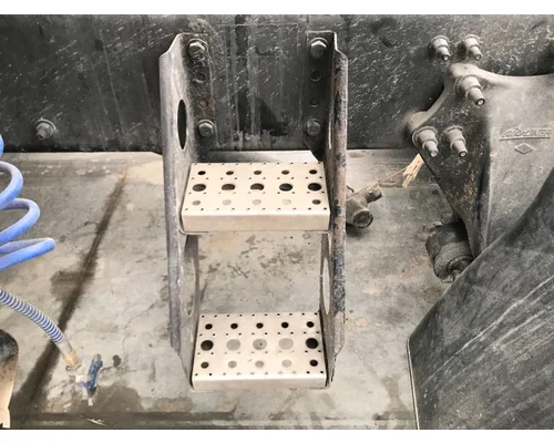 Freightliner CASCADIA Engine Brackets, Misc.