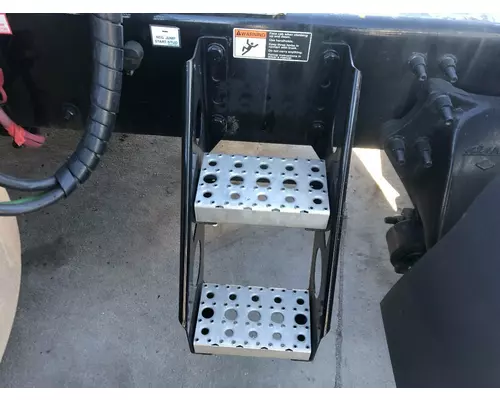 Freightliner CASCADIA Engine Brackets, Misc.