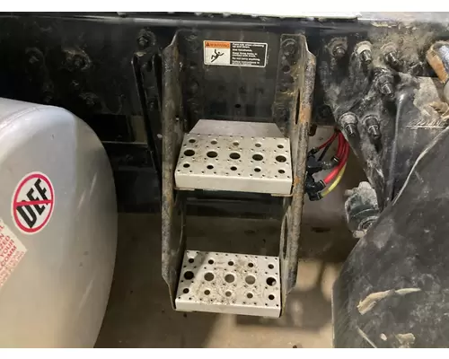 Freightliner CASCADIA Engine Brackets, Misc.