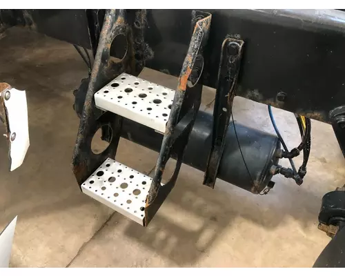 Freightliner CASCADIA Engine Brackets, Misc.