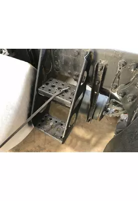 Freightliner CASCADIA Engine Brackets, Misc.