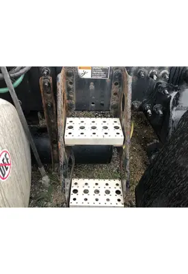 Freightliner CASCADIA Engine Brackets, Misc.