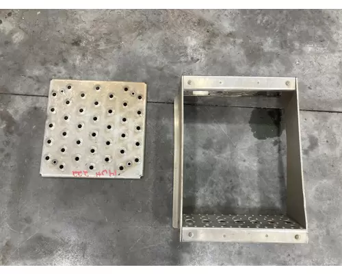 Freightliner CASCADIA Engine Brackets, Misc.