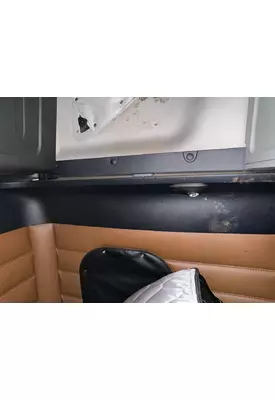 Freightliner CASCADIA Engine Brackets, Misc.