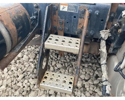 Freightliner CASCADIA Engine Brackets, Misc.