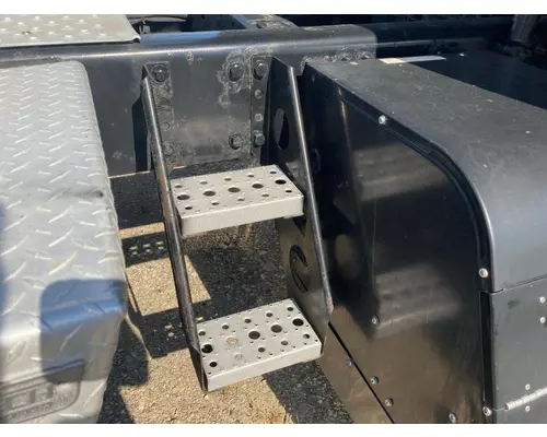 Freightliner CASCADIA Engine Brackets, Misc.