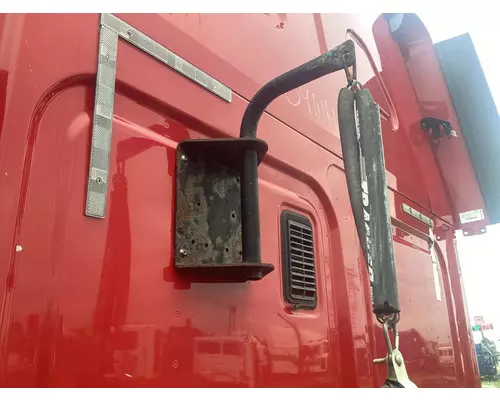 Freightliner CASCADIA Engine Brackets, Misc.