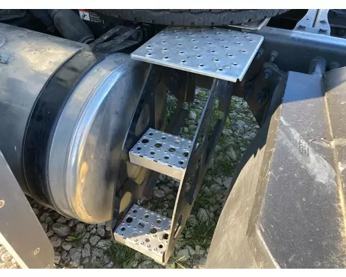 Freightliner CASCADIA Engine Brackets, Misc.