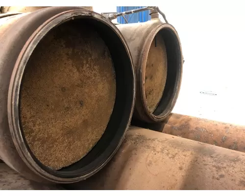 Freightliner CASCADIA Exhaust DPF Assembly